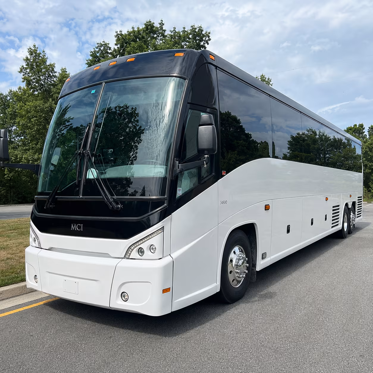 hotel to venue shuttle buses for oceanside corporate groups