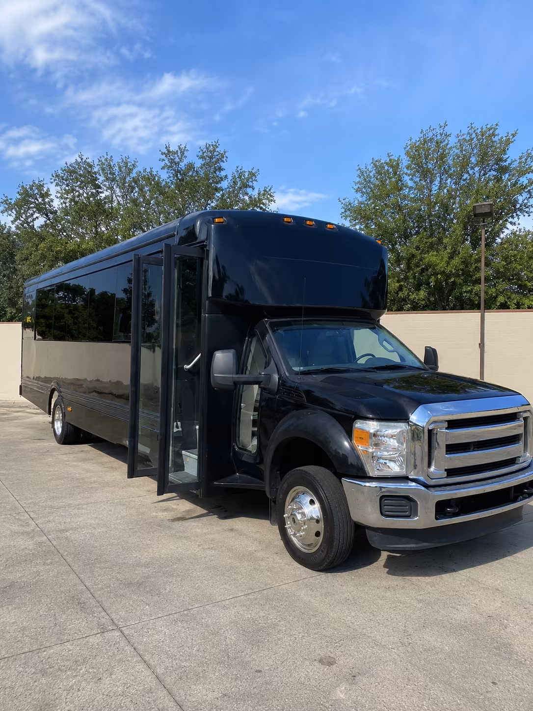 oceanside 20 passenger party bus