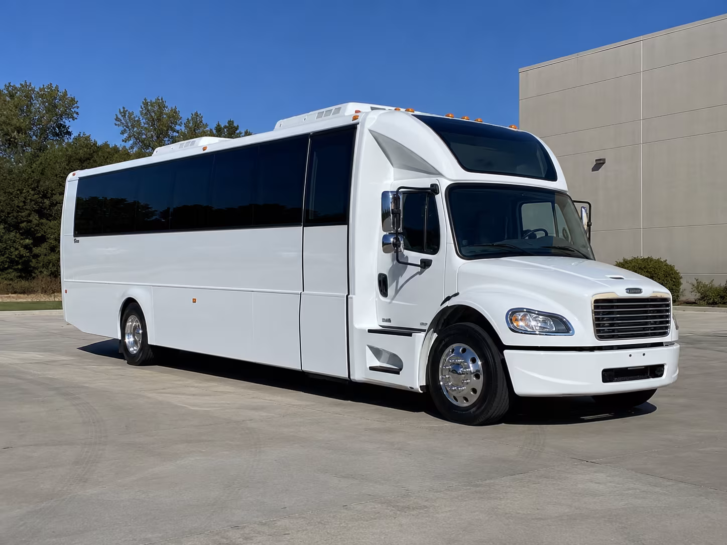 oceanside 28 passenger party bus